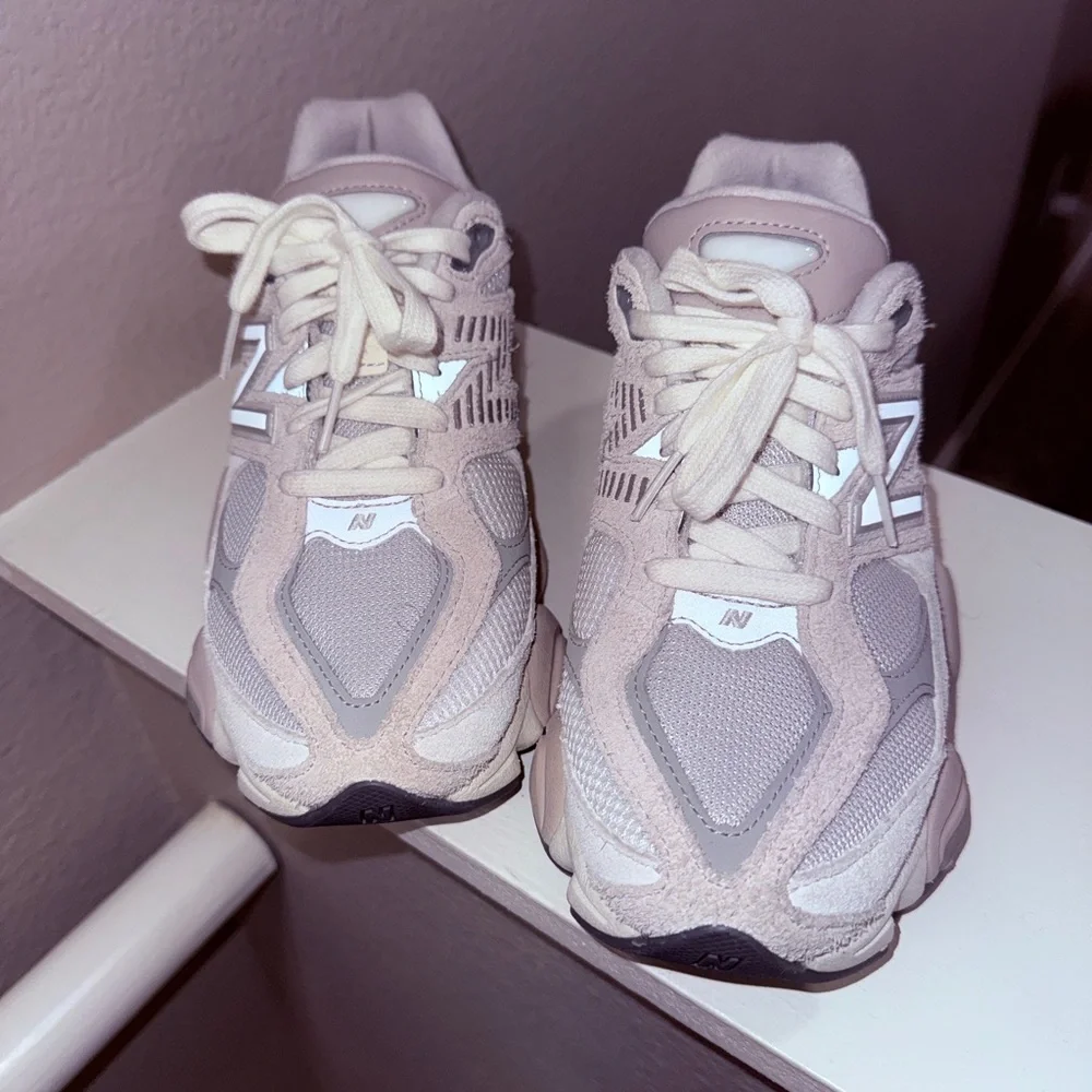 New Balance 9060 Women's - Picture 2 of 7
